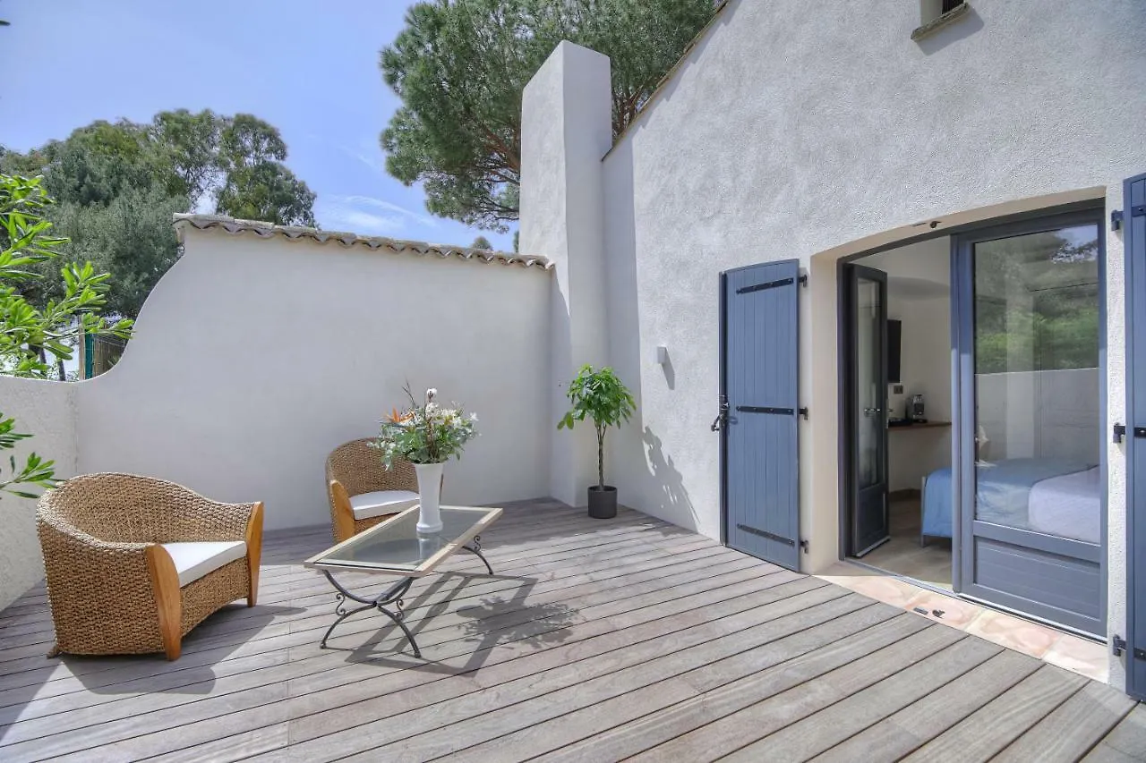 Le Refuge - Gigaro Lodges La Croix-Valmer Bed & Breakfast
