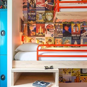 ** Hotel Hotelf1 Nord Rénové Francia